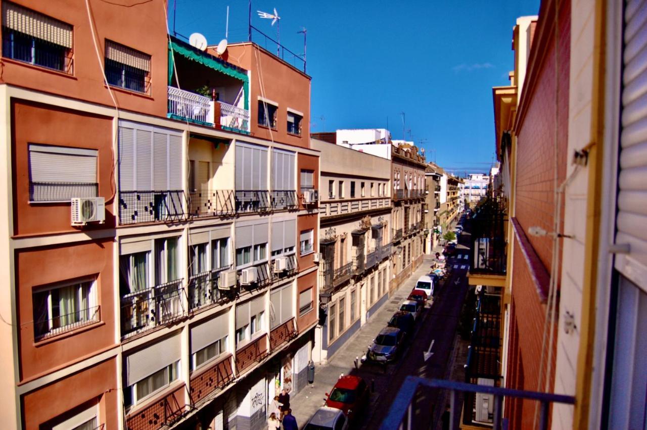 Apartamentos Puerta Real Sevilla Exteriör bild