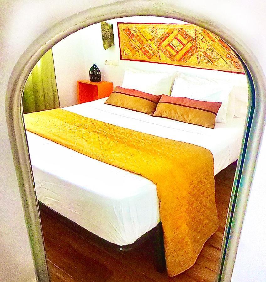 Apartamentos Puerta Real Sevilla Exteriör bild