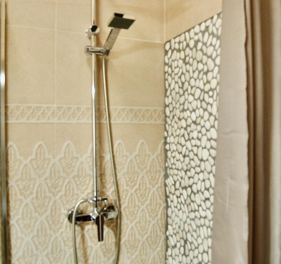 Apartamentos Puerta Real Sevilla Exteriör bild
